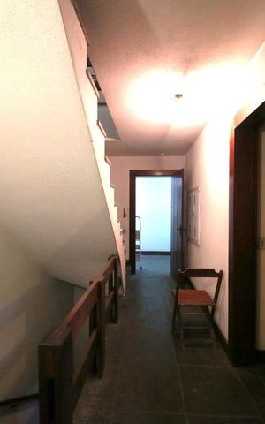 Casa à venda com 1300m², 5 quartos e 6 vagasCorredor