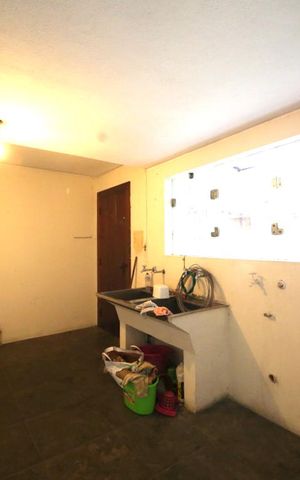 Casa à venda com 1300m², 5 quartos e 6 vagasÁrea de Serviço