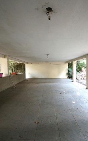 Casa à venda com 1300m², 5 quartos e 6 vagasGaragem