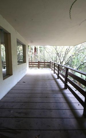 Casa à venda com 1300m², 5 quartos e 6 vagasTerraço