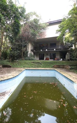 Casa à venda com 1300m², 5 quartos e 6 vagasJardim
