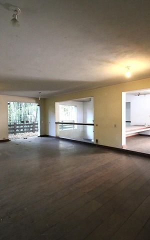 Casa à venda com 1300m², 5 quartos e 6 vagasSala 
