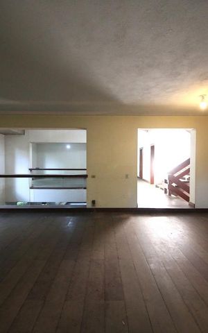 Casa à venda com 1300m², 5 quartos e 6 vagasSala 