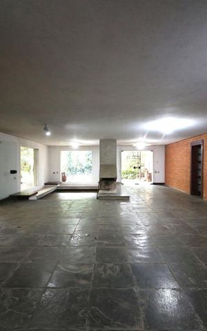 Casa à venda com 1300m², 5 quartos e 6 vagasSala 