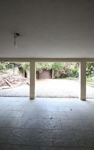 Casa à venda com 1300m², 5 quartos e 6 vagasGaragem