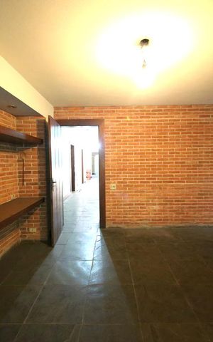 Casa à venda com 1300m², 5 quartos e 6 vagasSala 