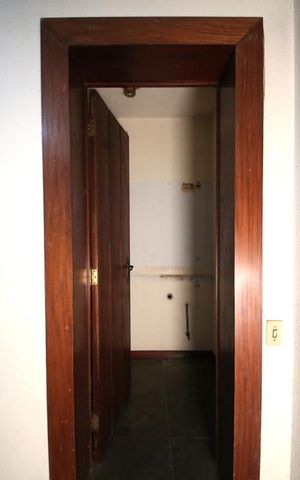 Casa à venda com 1300m², 5 quartos e 6 vagasBanheiro