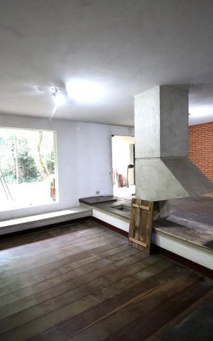 Casa à venda com 1300m², 5 quartos e 6 vagasSala 