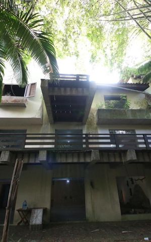 Casa à venda com 1300m², 5 quartos e 6 vagasFachada Posterior