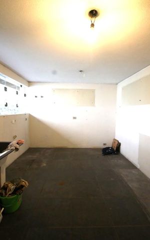 Casa à venda com 1300m², 5 quartos e 6 vagasÁrea de Serviço