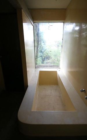 Casa à venda com 1300m², 5 quartos e 6 vagasSuíte 1 - Banheiro
