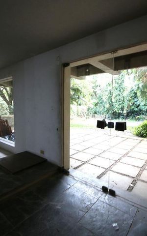 Casa à venda com 1300m², 5 quartos e 6 vagasSala 