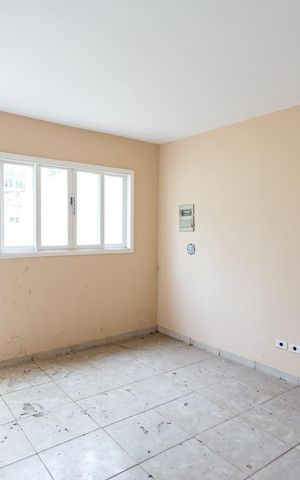Casa à venda com 100m², 2 quartos e 1 vaga Casa à venda com 100m², 2 quartos e 1 vagaSala