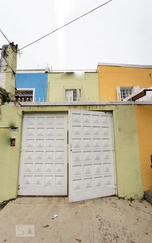 Casa à venda com 100m², 2 quartos e 1 vaga Casa à venda com 100m², 2 quartos e 1 vagaFachada
