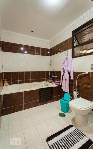 Apartamento à venda com 141m², 3 quartos e 4 vagasBanheiro da Suíte
