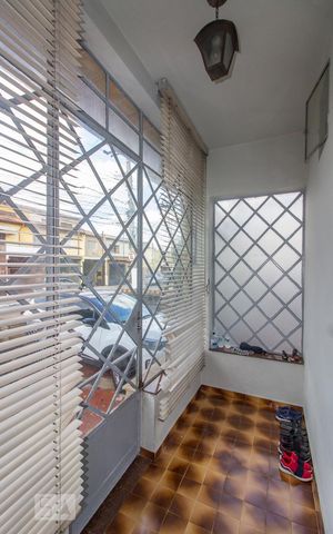 Casa à venda com 147m², 2 quartos e 7 vagas Casa à venda com 147m², 2 quartos e 7 vagasVaranda da Sala
