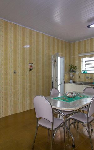 Casa à venda com 147m², 2 quartos e 7 vagas Casa à venda com 147m², 2 quartos e 7 vagasCozinha