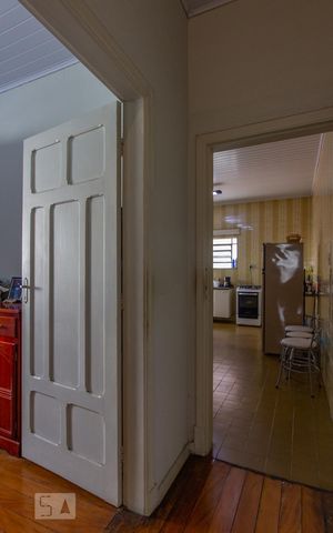 Casa à venda com 147m², 2 quartos e 7 vagas Casa à venda com 147m², 2 quartos e 7 vagasCorredor
