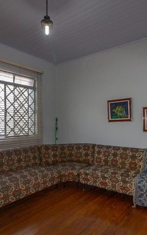 Casa à venda com 147m², 2 quartos e 7 vagas Casa à venda com 147m², 2 quartos e 7 vagasSala