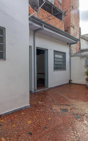 Casa à venda com 147m², 2 quartos e 7 vagas Casa à venda com 147m², 2 quartos e 7 vagasEdicula