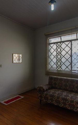 Casa à venda com 147m², 2 quartos e 7 vagas Casa à venda com 147m², 2 quartos e 7 vagasSala