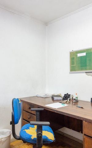 Casa à venda com 350m², 7 quartos e 3 vagas Casa à venda com 350m², 7 quartos e 3 vagasEscritório