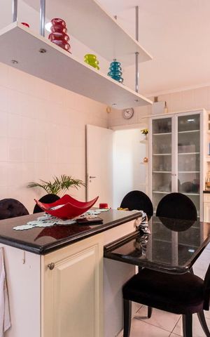 Casa à venda com 200m², 3 quartos e 4 vagas1o. Andar - Cozinha