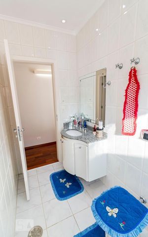 Casa à venda com 200m², 3 quartos e 4 vagas2o. Andar - Banheiro social