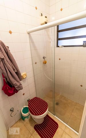 Casa à venda com 200m², 3 quartos e 4 vagasBanheiro de serviço