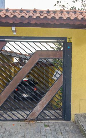 Casa à venda com 200m², 3 quartos e 2 vagasFachada