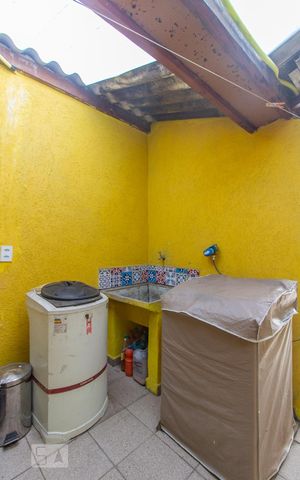 Casa à venda com 200m², 3 quartos e 2 vagasLavanderia