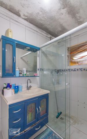 Casa à venda com 200m², 3 quartos e 2 vagasBanheiro