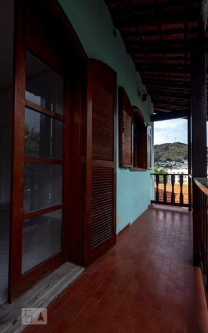 Casa para alugar com 100m², 3 quartos e sem vaga Casa para alugar com 100m², 3 quartos e sem vagaDetalhe da Varanda da Sala