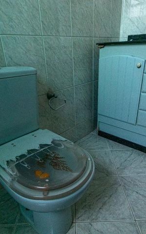 Casa para alugar com 100m², 3 quartos e sem vaga Casa para alugar com 100m², 3 quartos e sem vagaDetalhe do Banheiro
