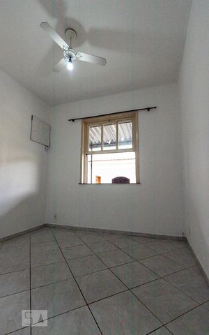 Casa para alugar com 100m², 3 quartos e sem vaga Casa para alugar com 100m², 3 quartos e sem vagaDetalhe do Quarto 3