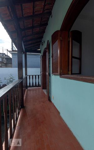 Casa para alugar com 100m², 3 quartos e sem vaga Casa para alugar com 100m², 3 quartos e sem vagaDetalhe da Varanda da Sala