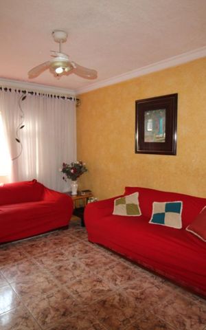 Casa à venda com 316m², 3 quartos e 3 vagasSala