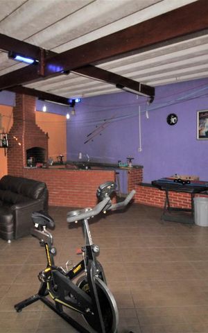 Casa à venda com 316m², 3 quartos e 3 vagasSalão de festa