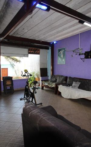 Casa à venda com 316m², 3 quartos e 3 vagasSalao festa
