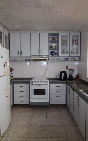 Casa à venda com 316m², 3 quartos e 3 vagasCozinha