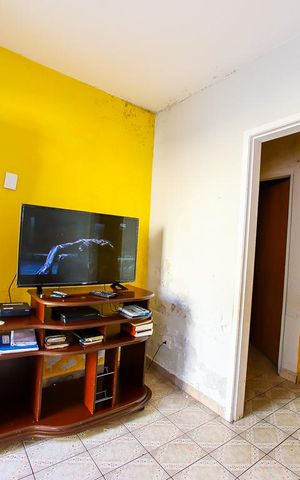 Casa à venda com 141m², 4 quartos e sem vaga Casa à venda com 141m², 4 quartos e sem vagaSala