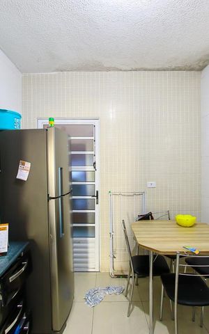 Casa à venda com 141m², 4 quartos e sem vaga Casa à venda com 141m², 4 quartos e sem vagaCozinha
