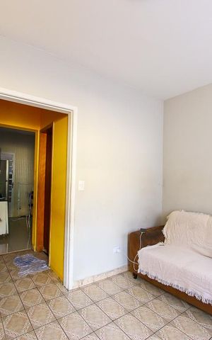 Casa à venda com 141m², 4 quartos e sem vaga Casa à venda com 141m², 4 quartos e sem vagaSala