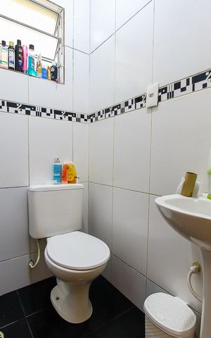 Casa à venda com 141m², 4 quartos e sem vaga Casa à venda com 141m², 4 quartos e sem vagaBanheiro