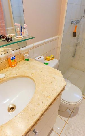 Casa de condomínio à venda com 151m², 3 quartos e 3 vagas Casa de condomínio à venda com 151m², 3 quartos e 3 vagasBanheiro