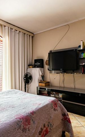 Casa à venda com 140m², 2 quartos e 2 vagas Casa à venda com 140m², 2 quartos e 2 vagasQuarto 1