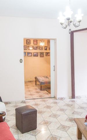 Casa à venda com 120m², 4 quartos e 3 vagas Casa à venda com 120m², 4 quartos e 3 vagasSala