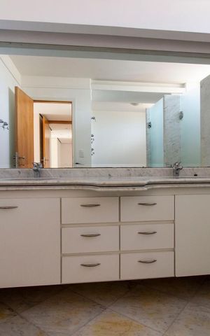 Apartamento à venda com 280m², 3 quartos e 3 vagasBanheiro da Suíte