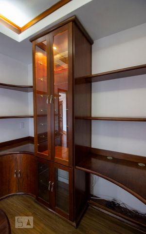 Apartamento à venda com 280m², 3 quartos e 3 vagasEscritório