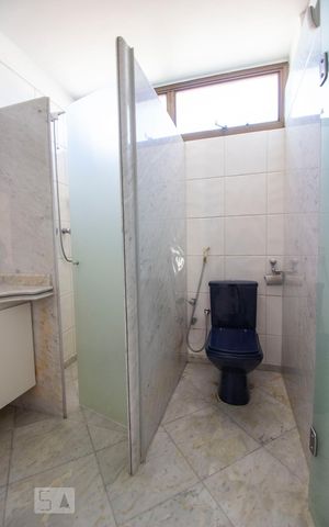 Apartamento à venda com 280m², 3 quartos e 3 vagasBanheiro da Suíte